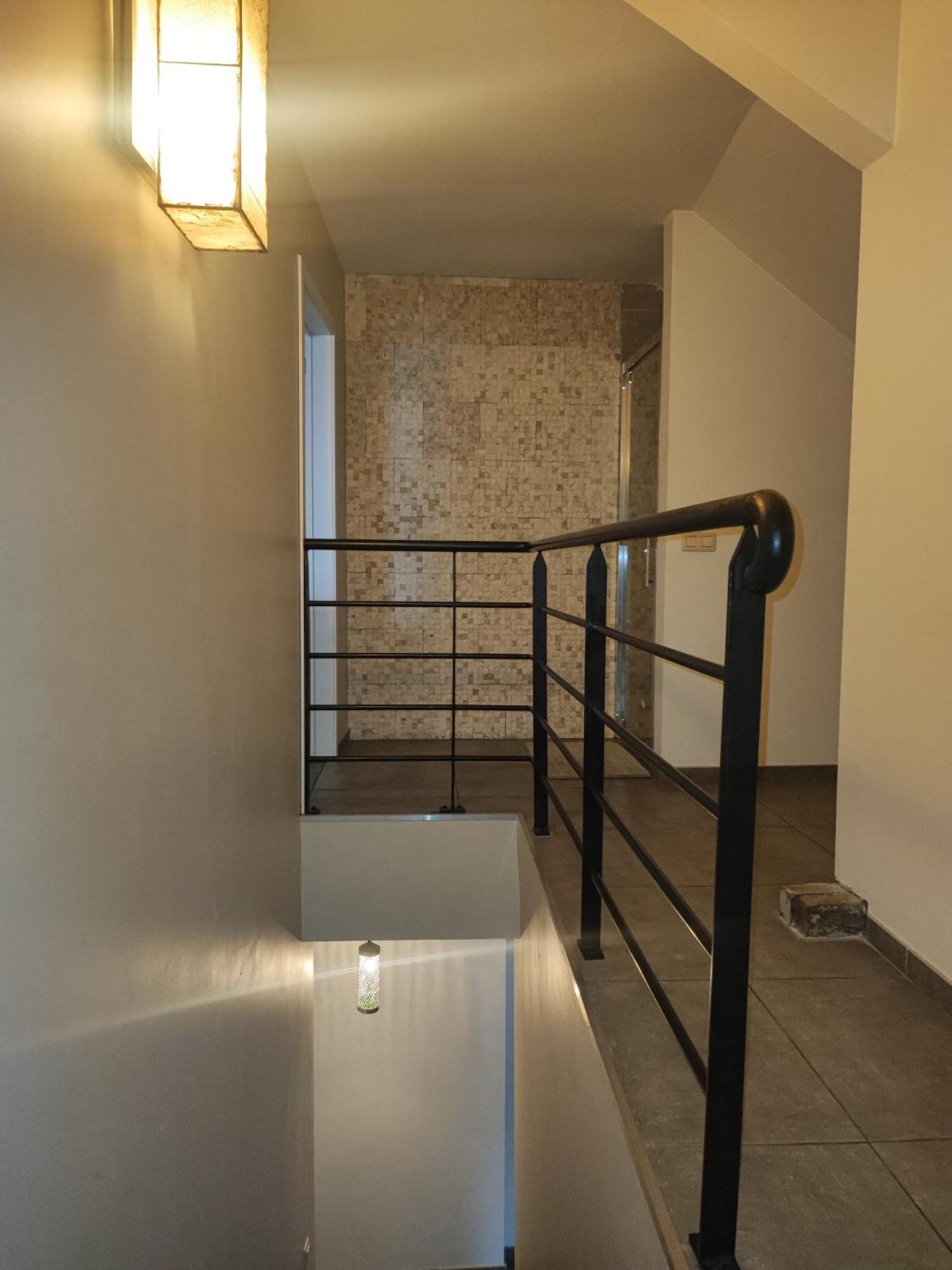Maison 3 Proximite Aeroport Et Grand Axes Ferienhaus Charleroi